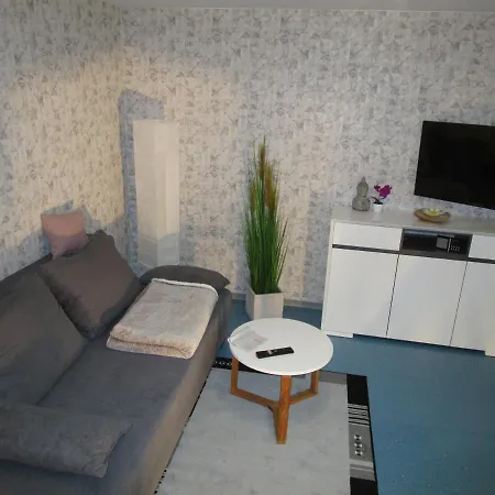 Uebernachtung An Der A2 Appartement Braunschweig Buitenkant foto